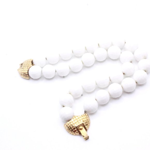 Monet Signed Designer High End White Acrylic Summer Beach Vibe Bracelet - Picture 3 of 7